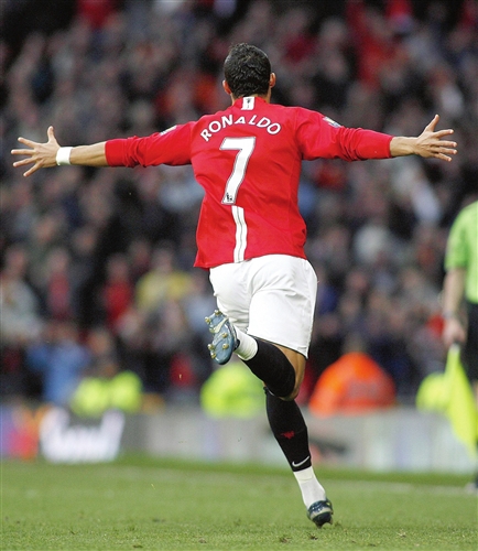 着巨大的影 着巨大的影