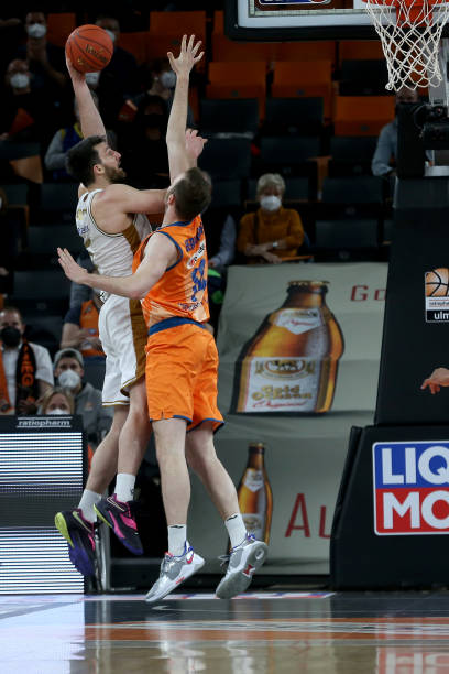 方面贡献巨 方面贡献巨